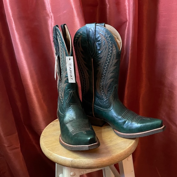 NWT ARIAT Boots! - Picture 2 of 6